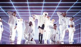 李宇春最新微博爆料自己,新作品即将来袭，惊喜连连！